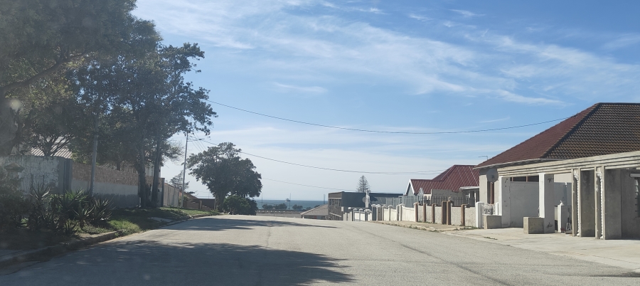 6 Bedroom Property for Sale in Sydenham Eastern Cape